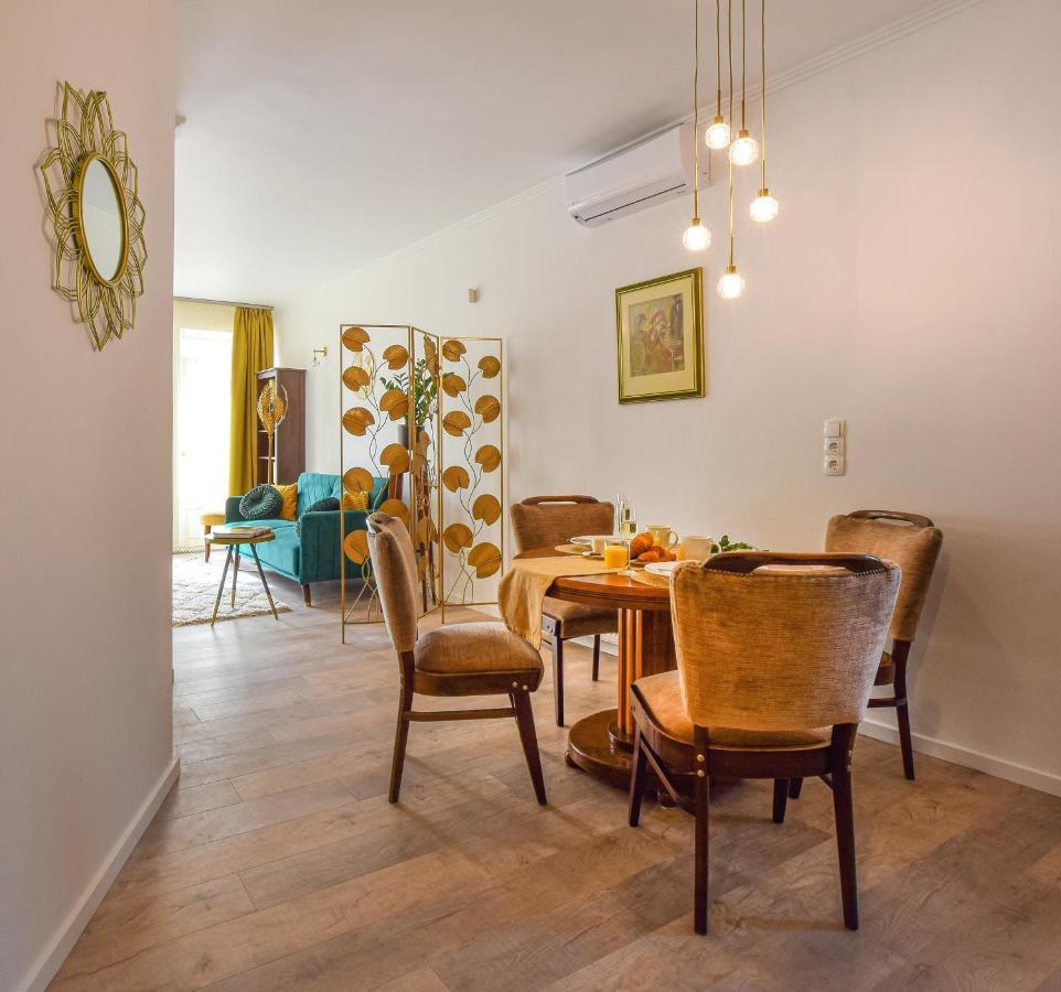Koenigin Apartman Печ Екстериор снимка